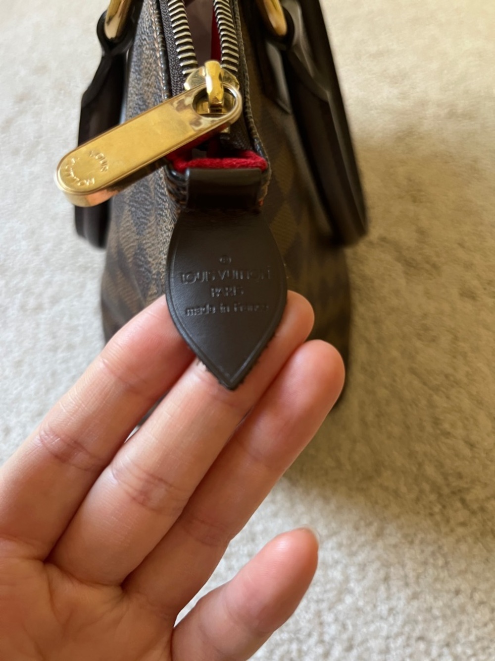Louis Vuitton Saleya Handbag in Damier Ebene - Picture 7 of 15